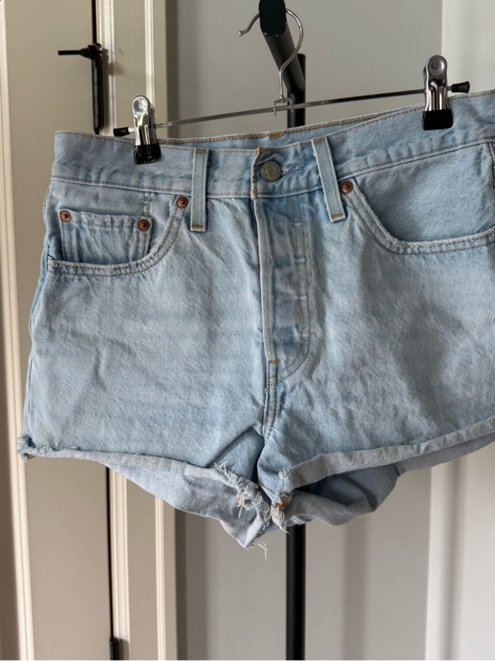 Levi’s 501 Cutoff Denim Shorts Light Wash High Rise Size 28 Vintage Style